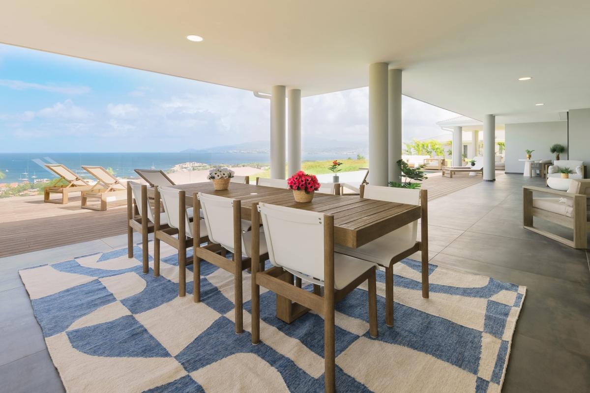 Location villa 4 chambres 8 couchages table manger 1